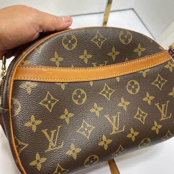Louis Vuitton Blois in Monogram, with dust bag. - Picture 11 of 16